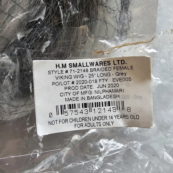 Silver Wavy Hair Wig for a Modern Look - Picture 4 of 4